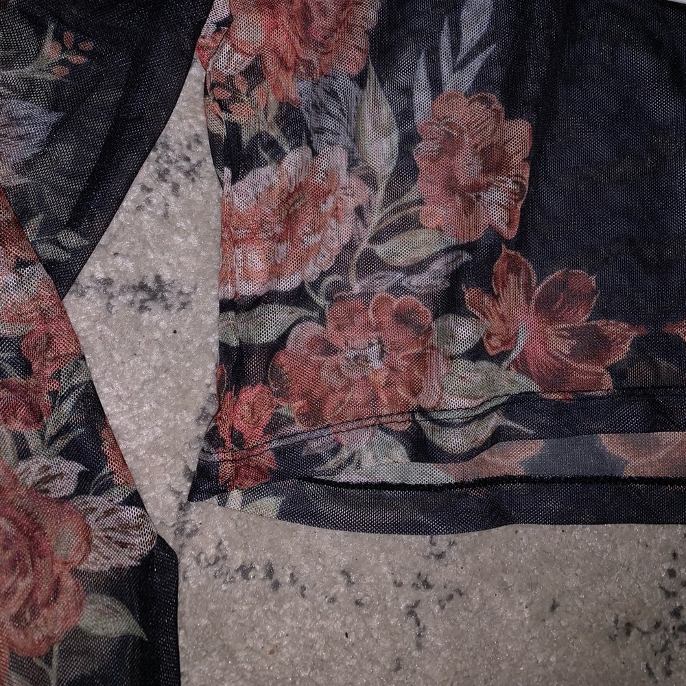 NWT Mink pink Mesh Floral Crop Top - Picture 3 of 6